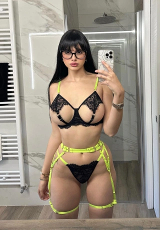 I Want To Make You Happy Escort Emily. 5