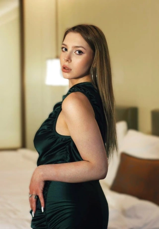 Sensual Temptress Escort Evelina. 6
