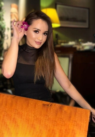 Open Minded Escort Bonnie. 5