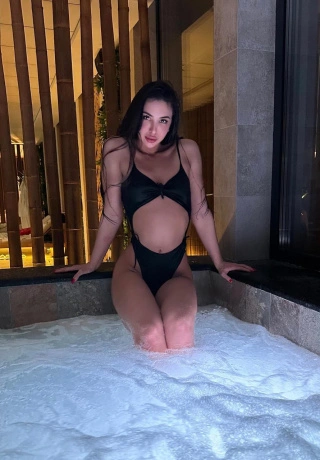 Pleasures Guaranteed Escort Lisa. 5