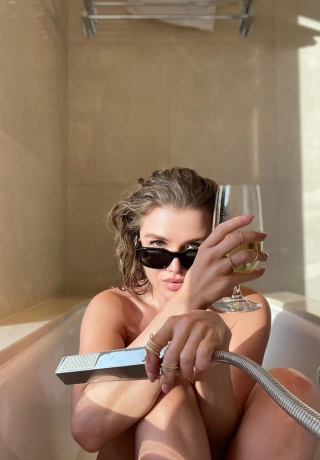 Charismatic Companion Escort Marie. 3
