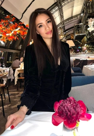 Open Minded Escort Bonnie. 3