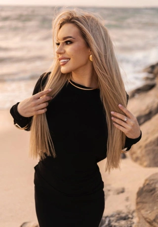 Intimate Connection Escort Ellie. 8