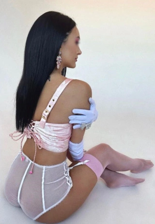 Sensual Escape To Paradise Escort Rosalie. 1