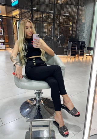 She Knows How To Relax Escort Candy. 2