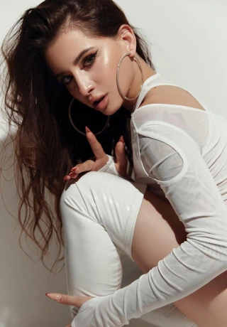 Let’s Get Intimate Escort Sonia. 4